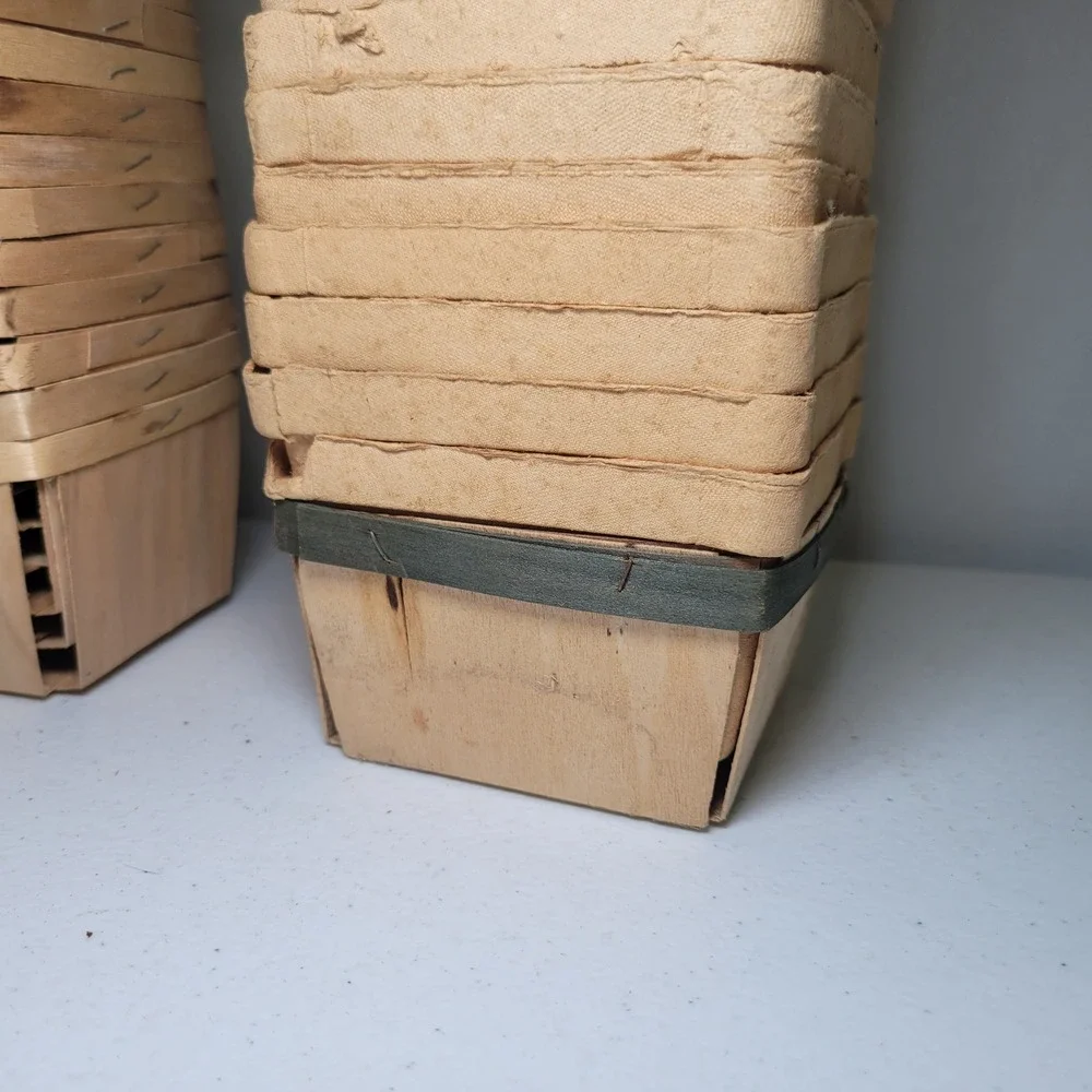 Mixed‎ Lot of Small Berry Baskets Wood Pulp Cardboard Farm Stand Containers